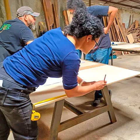 Get intensive hands-on learning of all woodworking techniques: from planning to finishing.